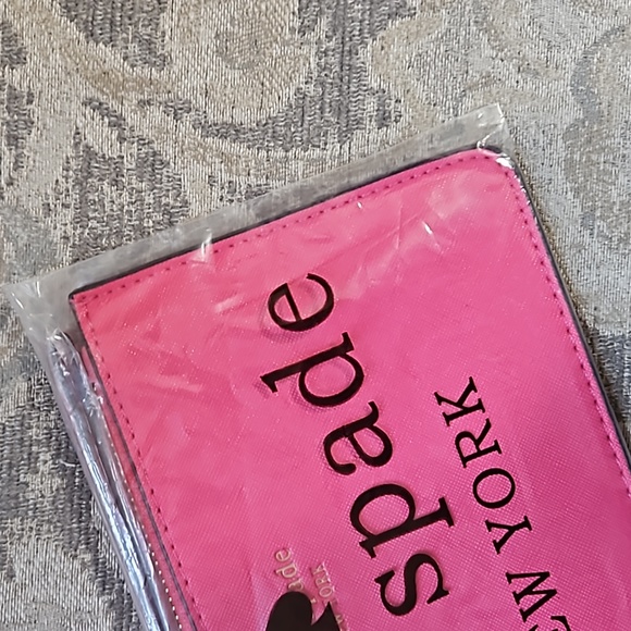 Gifted NIP Kate Spade Dark Pink Wristlet - Picture 5 of 10